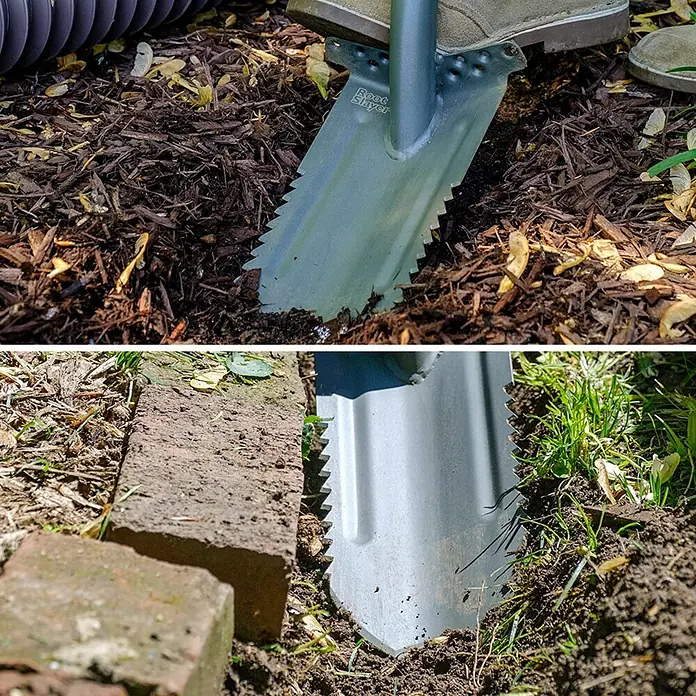 Root Slayer Gärtnerspaten - 107 cm - Nahaufnahme eines Root Slayer Spatens im Gartenboden. Der Spaten erleichtert das Durchtrennen von Wurzeln und ist ein unverzichtbares Werkzeug.
