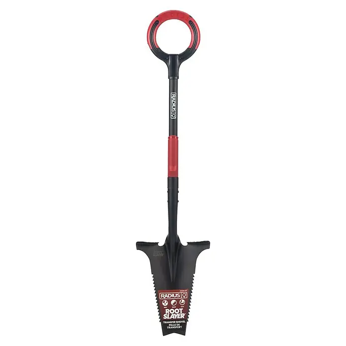 Root Slayer Rodespaten Pro - 113 cm - Radius Garden Root Slayer Transfer-Spaten. Dieser Spaten hat einen roten Griff und ein schwarzes Blatt, ideal für den Garten.