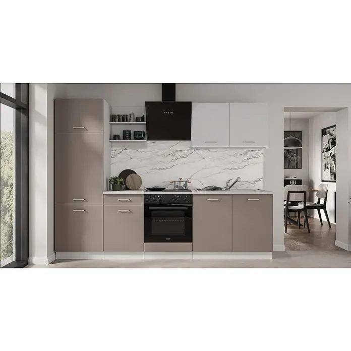 Stolarz-Lempert Küchenleerblock Prego - Breite: 270 cm, Trüffel matt/Weißmatt, Ohne Elektrogeräte - Helle, moderne Küche mit hochglänzenden Schränken in Braun- und Weißtönen, einer eleganten Marmor-Arbeitsplatte und hochwertigen Geräten.