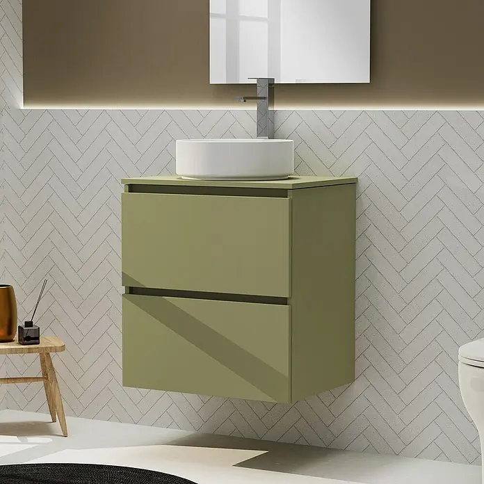 Artysan Conjunto de mueble de baño Harmony Top - Ancho: 60 cm, Verde cactus, 3 pzs. - Un elegante mueble de baño verde oliva con un lavabo redondo sobre encimera y un espejo moderno en un baño.