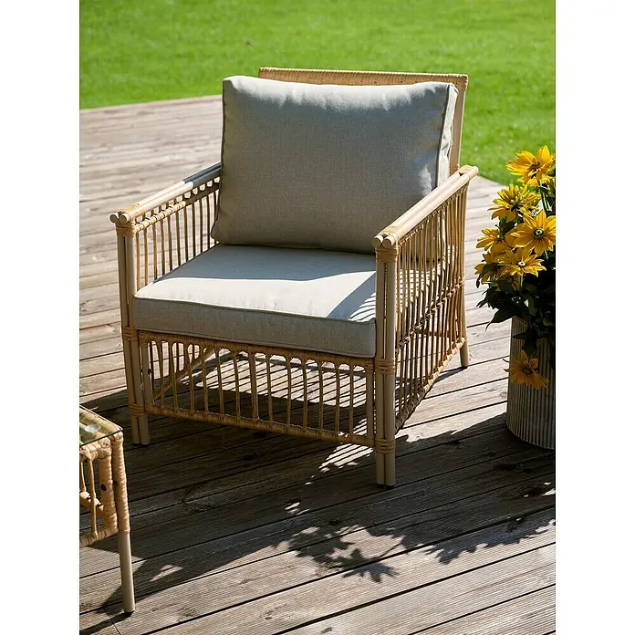 Conjunto de muebles Neel - 4 pzs., Acero/Ratán sintético, Natural/Beige - Elegante sillón de ratán con cojines cómodos para uso exterior. Perfecto para horas de relajación en el jardín o en la terraza.