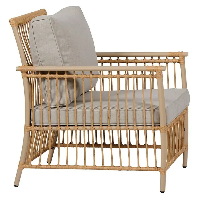 Conjunto de muebles Neel - 4 pzs., Acero/Ratán sintético, Natural/Beige - Acogedor sillón de mimbre con cojín gris claro y detalles de ratán, perfecto para momentos de relax en un ambiente elegante.