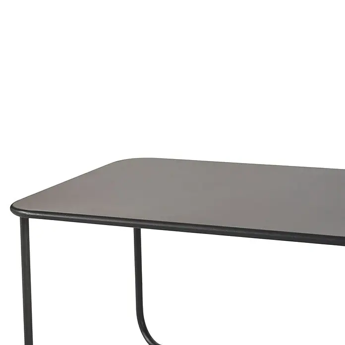 Conjunto de muebles Theodor - 4 pzs., Acero/Poliéster, Antracita - Primer plano de una mesa gris con marco negro, que proporciona un aspecto moderno y elegante para cualquier habitación.