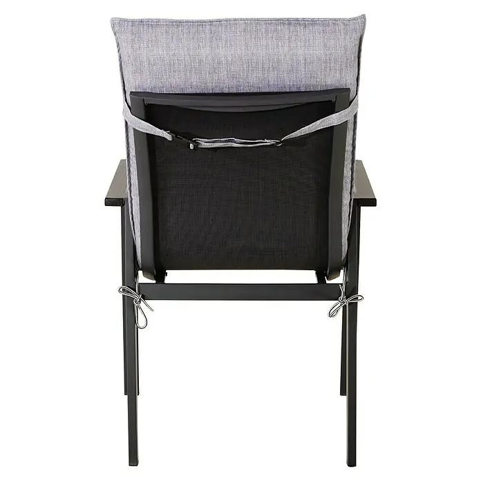 Bonlay Gartenmöbel-Auflage - Standard, L x B x H: 109 x 50 x 6 cm, Polyester 230 g/m², Blau/Anthrazit - Nahaufnahme der Rückenlehne eines grauen Stuhls mit einem verstellbaren Riemen für Komfort und Halt.