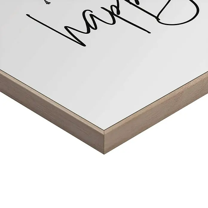 Reinders Bild Slim Frame - Bee Happy, B x H: 20 x 30 cm - Nahaufnahme eines gerahmten Kunstwerks mit hellbraunem Holzrahmen. Schwarzer Kursivtext 'happy' auf weißem Hintergrund.