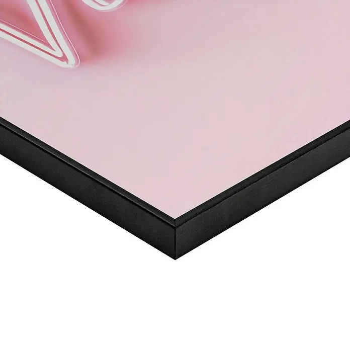 Reinders Bild Slim Frame - Pink Vibes, B x H: 30 x 40 cm - Nahaufnahme einer gerahmten rosa Leinwand, die einen Teil eines Neonzeichens zeigt und die Detailgenauigkeit des Rahmens und des Kunstwerks hervorhebt.