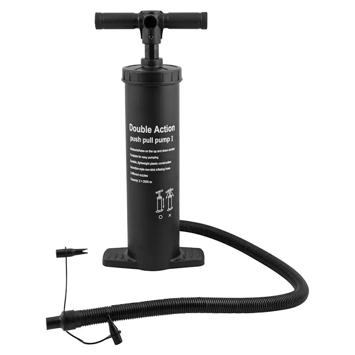 Doppelhub-Kolben-Pumpe - 2 l - Schwarze Doppelhubkolbenpumpe mit Schlauch und verschiedenen Düsen zum Aufpumpen von aufblasbaren Gegenständen.