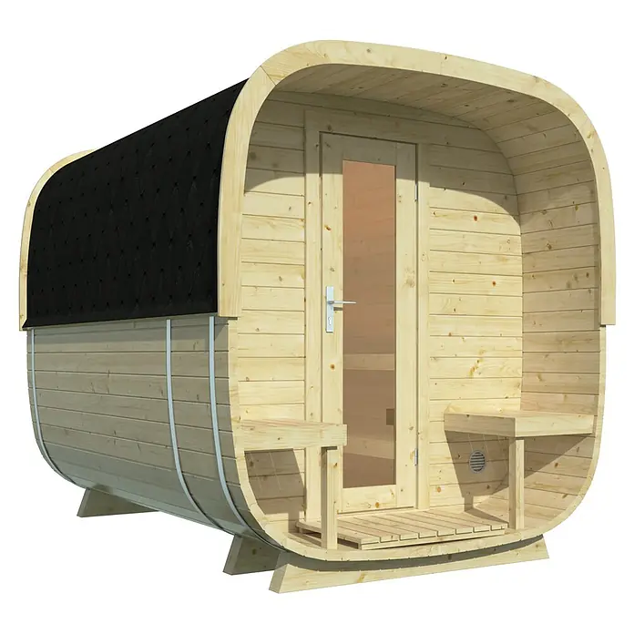 Tuindeco Saunahaus Cube Rovaniemi - L x B x H: 286 x 219 x 234 cm, Ohne Ofen, Fichte - Abgebildet ist eine Fasssauna aus Holz mit einer Tür und kleinen Sitzbänken vor dem Eingang. Das Dach ist mit schwarzen Schindeln gedeckt.