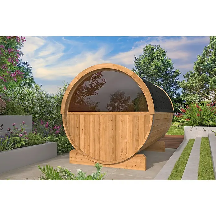 Tuindeco Fasssauna - L x B x H: 300 x 205 x 220 cm, Ohne Ofen, ½‑Panorama‑Fenster - Fassförmige Sauna im Garten. Die Sauna aus Holz hat ein großes Fenster und ein schwarzes Dach.