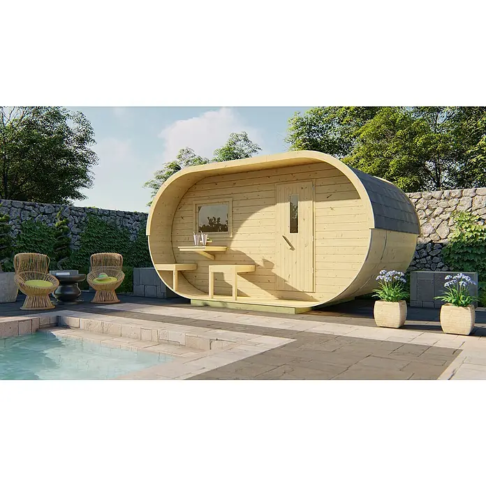 Tuindeco Saunahaus - L x B x H: 405 x 240 x 216 cm, Ohne Ofen - Einladende Fass-Sauna aus hellem Holz im Außenbereich mit Tisch und Sitzgelegenheiten, perfekt für entspannende Momente.