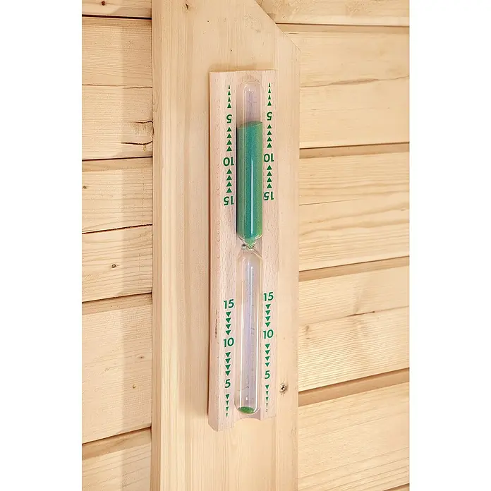 Tuindeco Aufguss-Set - Holz - Sanduhr an einer Holzwand. Die Sauna-Sanduhr zeigt 15 Minuten an, perfekt für Ihre Entspannungs- und Wellnessroutine.