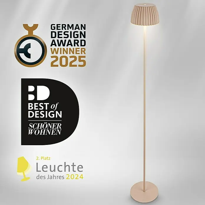 Brilo Riffle Akku-Stehleuchte Maxi - Ø x H: 19 x 124,1 cm, Beige, Warmweiß, 4,2 W, IP44 - Ein beigefarbene Stehlampe mit plissiertem Lampenschirm, ausgezeichnet mit dem German Design Award 2025 und dem Best of Design Award.