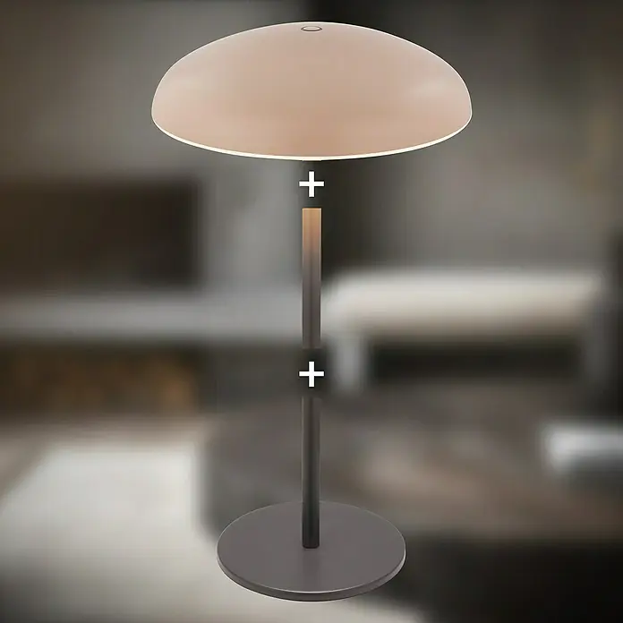 Brilo Akku-Tischleuchte Caxa - Ø x H: 19,5 x 30,5 cm, Beige, Warmweiß, 2,8 W, IP44 - Eine moderne Stehlampe mit einem runden Lampenschirm und einem schlanken, zylindrischen Lampenfuß. Sie strahlt ein warmes, einladendes Licht aus.