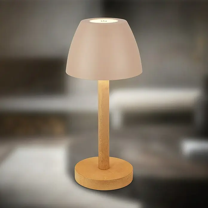 Brilo Akku-Tischleuchte Serina Wood - Ø x H: 13,5 x 20 cm, Beige, Warmweiß, 2,5 W, IP44 - Elegante Tischleuchte mit beigem Schirm und Holzfuß. Die Lampe spendet warmes Licht und passt perfekt auf Nachttische oder Beistelltische.