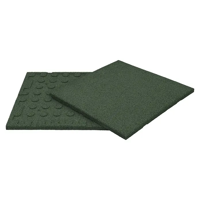 Fallschutzmatte - Grün, 50 x 50 x 2,5 cm - Zwei grüne Gummifliesen, eine mit Noppenstruktur und die andere glatt, ideal für Spielplätze oder Fitnessräume.
