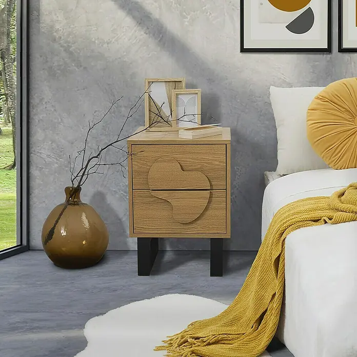 Home Deco Factory Calypso Cómoda con mesitas - 3 pzs., Marrón/Negro, Relieves curvos - Elegante dormitorio con una mesita de noche de madera clara y un diseño de cajones ondulado y único.
