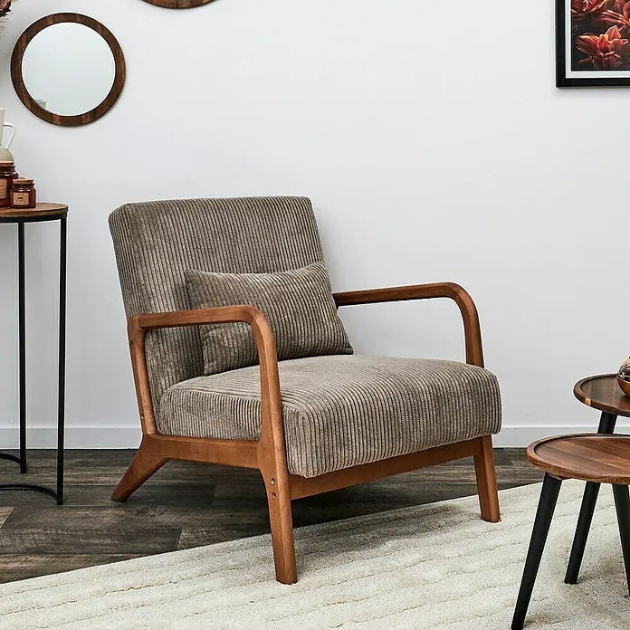 Home Deco Factory Sillón Scott - L x An x Al: 83,5 x 64,5 x 75 cm, Taupe, Textil canalé - Elegante diseño de sillón de pana con estructura de madera. El mueble perfecto para añadir un toque de estilo vintage a tu espacio.