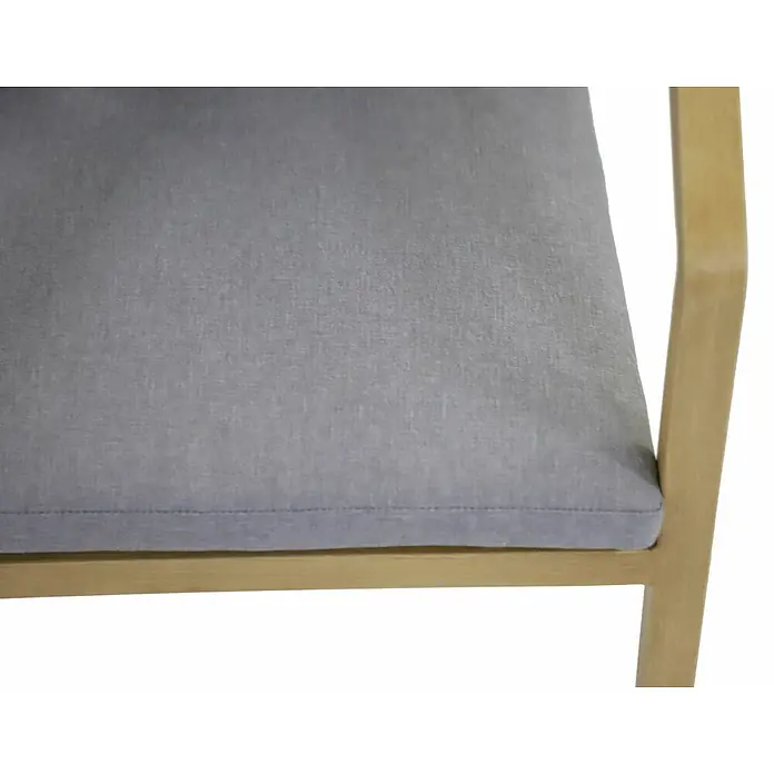 MWH Wicker Gartensessel - Grau/Holzoptik, B x T x H: 56 x 67 x 80 cm - Nahaufnahme eines Stuhls mit hellgrauem Kissen und hellem Holzrahmen. Der Fokus liegt auf dem Sitzbereich.