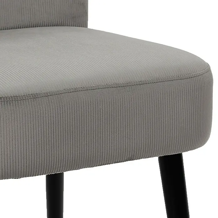 Home Deco Factory Giulia Silla - L x An x Al: 55 x 68 x 76 cm, Gris - Primer plano de una silla de pana gris con patas negras. Vista detallada que destaca la textura y el diseño.