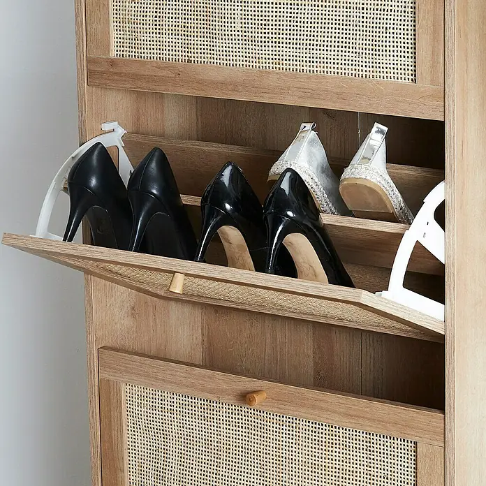 Home Deco Factory Bali Zapatero - L x An x Al: 24 x 60 x 113 cm, Marrón, Número de compartimentos: 3 ud., Con ratán trenzado - Zapatero de madera con compartimentos abiertos y zapatos para guardar.