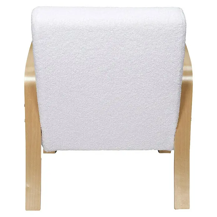 Home Deco Factory Sillón Hella - L x An x Al: 61 x 80 x 75 cm, Blanco, Textil rizado - Primer plano de un sillón con funda de peluche blanca y estructura de madera clara, que muestra un diseño minimalista y moderno.