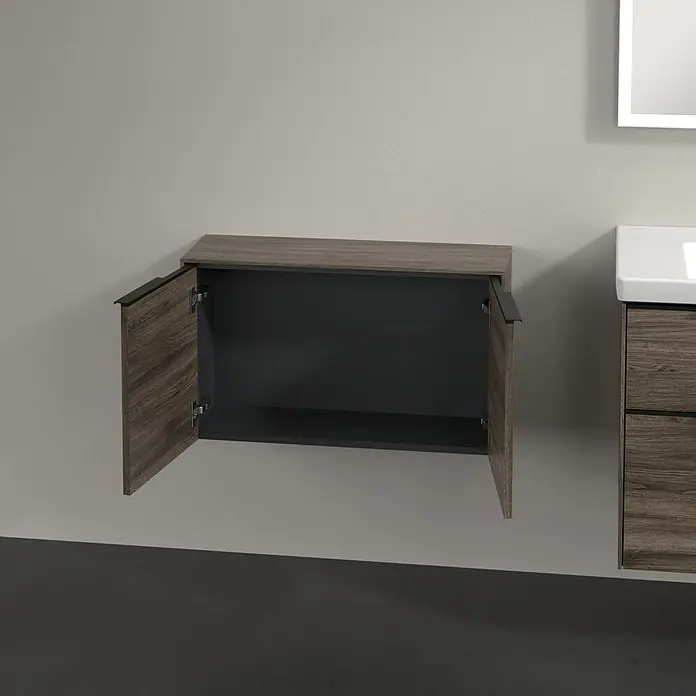 Villeroy & Boch Subway 3.0 Seitenschrank - B x T x H: 72,8 x 25,6 x 42,3 cm, Stone Oak, DIN Anschlag: Links/Rechts, Farbe Griff: Volcano Black - Offener Badezimmerschrank in Holzoptik mit grauer Innenseite, ideal für die Aufbewahrung von Badutensilien. Praktisch und stilvoll.