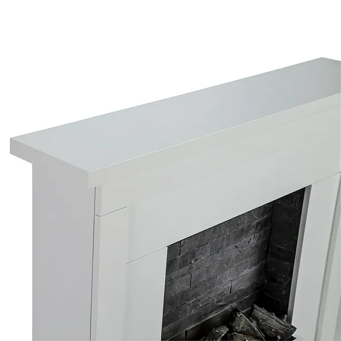 Focalpoint Chimenea eléctrica Atherstone Slate - Blanco, 2.000 W, 24 x 100 x 80 cm - Primer plano de una chimenea blanca con revestimiento de piedra oscura, que ofrece un aspecto moderno y elegante.