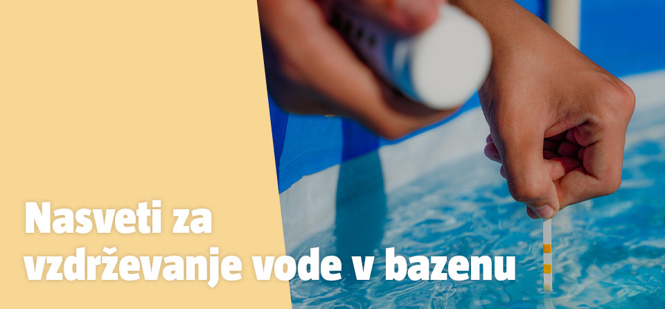 Preverjanje pH vrednosti vode v bazenu.