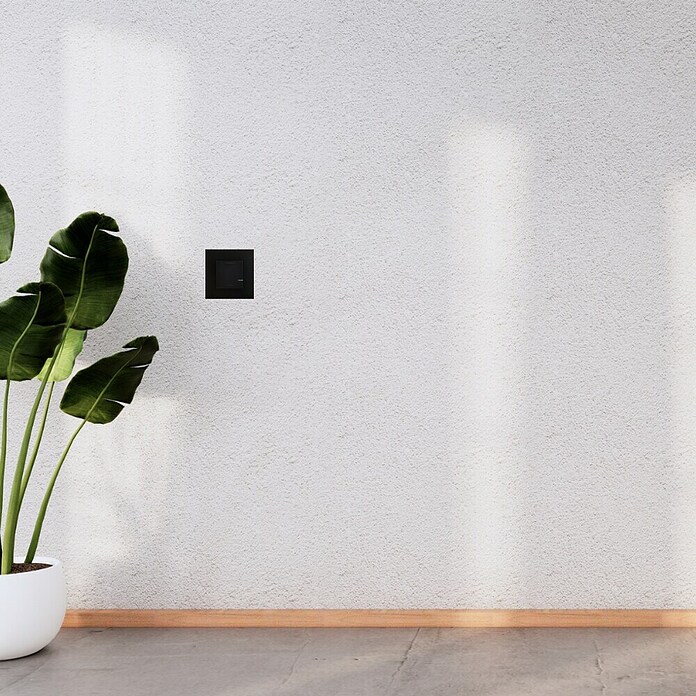 Legrand Valena Next with Netatmo Conmutador Iluminado (Negro, Satinado, Montaje en la pared) | BAUHAUS