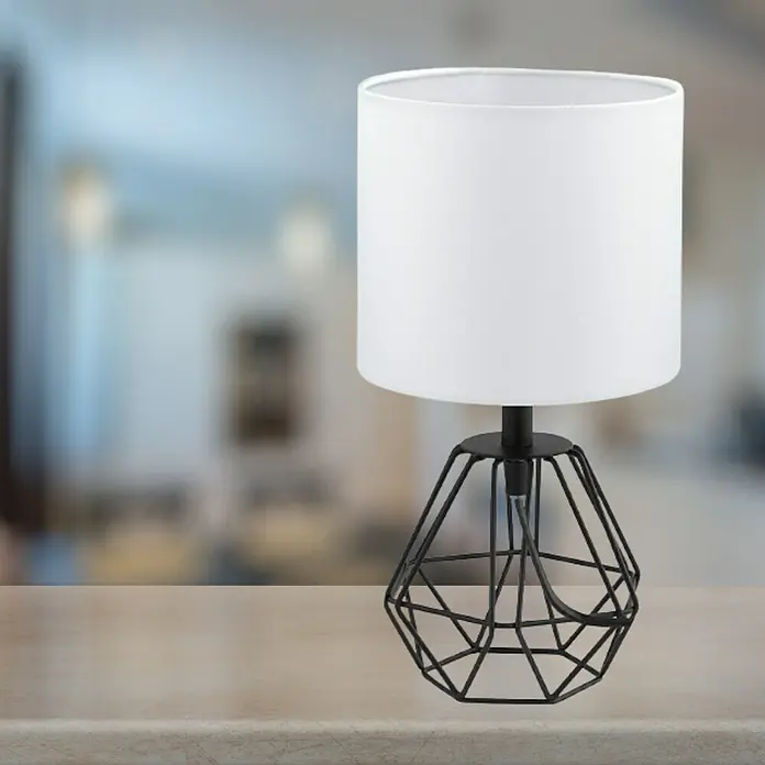 Eglo Lámpara de sobremesa Carlton 2 - 60 W, L x An x Al: 16,5 x 16,5 x 30,5 cm, Negro, E14 - Elegante lámpara de mesa con pantalla blanca y base de metal negro filigranado, que añade un toque moderno a cualquier habitación.
