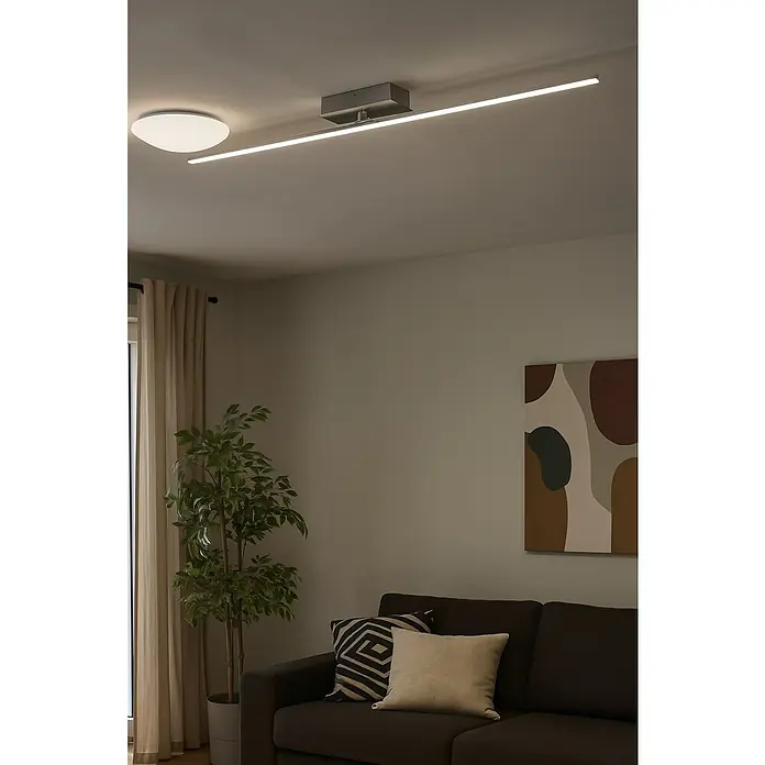 Tween Light Plafón LED Rezzato - 7 W, L x An x Al: 9 x 90 x 11,5 cm, Cromo, Claro, 1 ud. - Lámparas de techo modernas: una luz LED redonda y una lineal iluminan con estilo un salón con decoración minimalista.