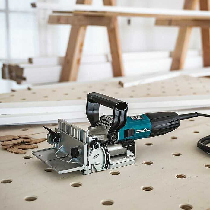 Makita Máquina fresadora PJ7000J (701 W, Número de revoluciones de marcha en vacío: 110.000 r.p.m.) | BAUHAUS