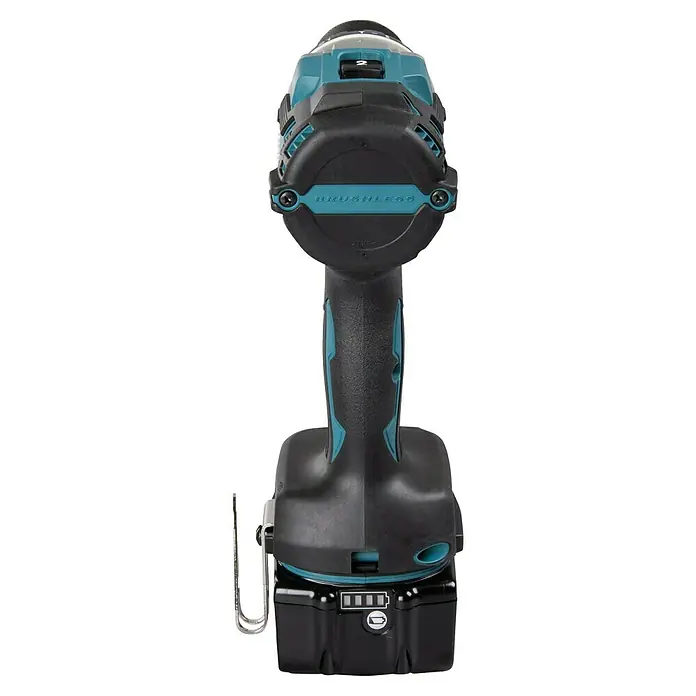 Makita LXT 18V Taladro atornillador percutor de batería DHP489RTJ - 18 V, 2 baterías, 5 Ah, 73 Nm - Primer plano de un atornillador de impacto inalámbrico, que muestra un diseño robusto y ergonómico y tecnología sin escobillas para un rendimiento eficiente.