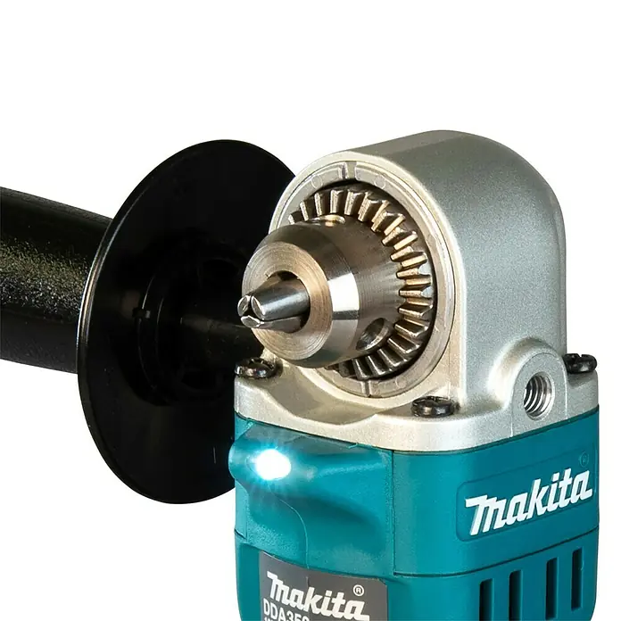 Makita LXT 18V Akku-Winkelbohrmaschine DDA350Z - Ohne Akku, Leerlaufdrehzahl: 1.800 U/min - Nahaufnahme einer Makita DDA350 Akku-Winkelbohrmaschine mit LED-Licht und Zusatzhandgriff, ideal für Bohrungen an schwer zugänglichen Stellen.