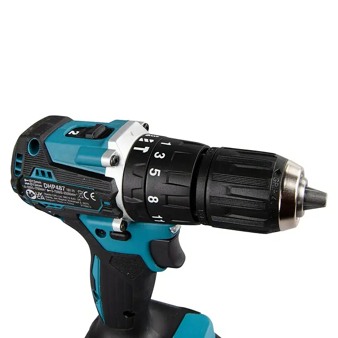 Makita LXT 18V Akku-Schlagbohrschrauber DHP487Z - 18 V, Ohne Akku, 40 Nm - Nahaufnahme eines Makita DHP487 Akku-Schlagbohrschraubers mit Drehmoment- und Geschwindigkeitsregler.