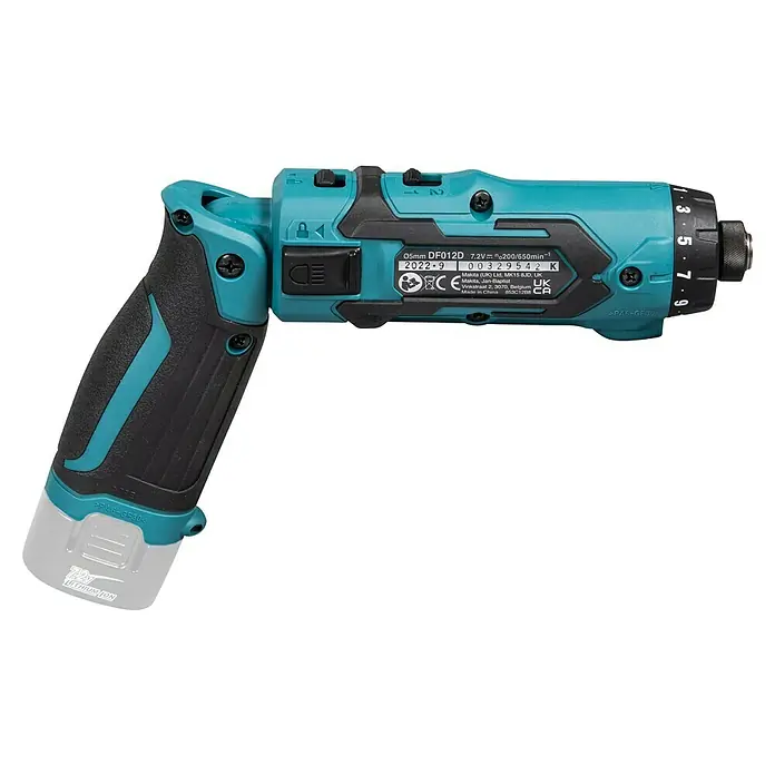 Makita Atornillador recto de batería DF012D - 7,2 V, Sin batería, 5,6 Nm - Imagen de un destornillador inalámbrico turquesa Makita DF012D, una herramienta eléctrica compacta y versátil para tareas de atornillado.