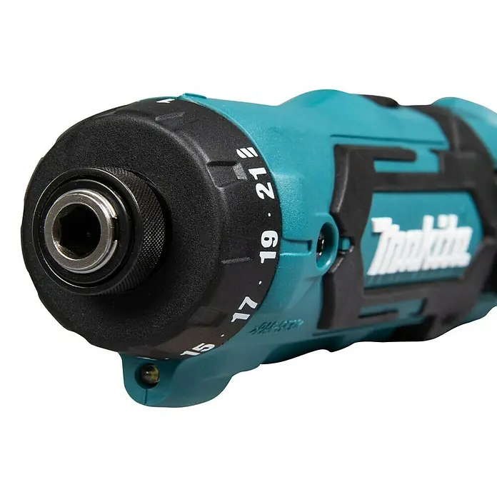 Makita Akku-Knickschrauber DF012DZ - 7,2 V, Ohne Akku, 5,6 Nm - Nahaufnahme eines Makita Akku-Bohrschraubers mit Drehmomenteinstellung.