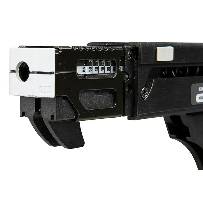 Makita LXT 18V Akku-Trockenbauschrauber mit Magazin DFR551Z - 18 V, Ohne Akku, 0 U/min - 6.000 U/min - Nahaufnahme eines schwarzen Kabelschneidewerkzeugs mit einem weißen Clip und einer metrischen Skala zur präzisen Kabeleinstellung.