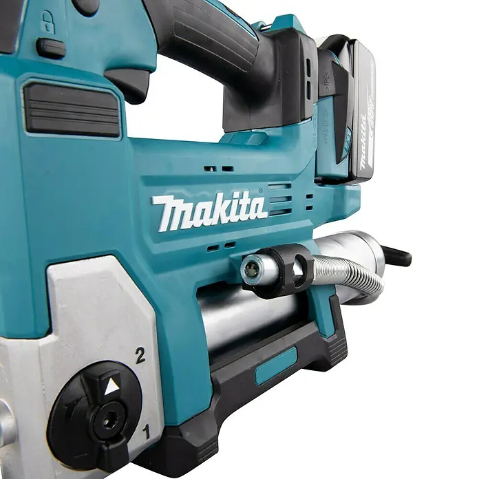 Makita LXT 18V Akku-Fettpresse DGP180Z - 18 V, Ohne Akku - Nahaufnahme einer akkubetriebenen Makita Fettpresse mit Akku. Ideal für Werkstatt und Baustelle.