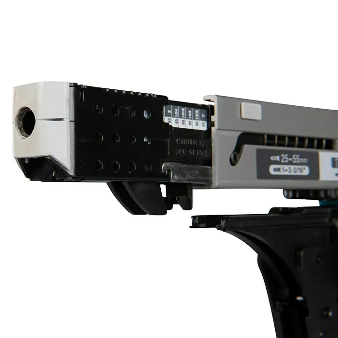 Makita LXT 18V Akku-Trockenbauschrauber mit Magazin DFR550RTJ - 18 V, 2 Akkus, 4.000 U/min, Inkl. Koffer - Nahaufnahme eines Montagewerkzeugs mit verschiedenen Größenangaben und einer weißen Spitze.