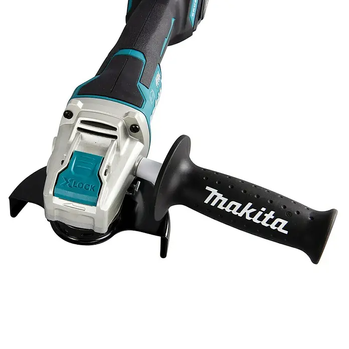 Makita LXT 18V Akku-Winkelschleifer DGA520ZX1 - 18 V, Ohne Akku, Durchmesser Scheibe: 125 mm - Nahaufnahme eines Makita Winkelschleifers mit Zusatzhandgriff und X-LOCK System. Ideal für Handwerker und Heimwerker.