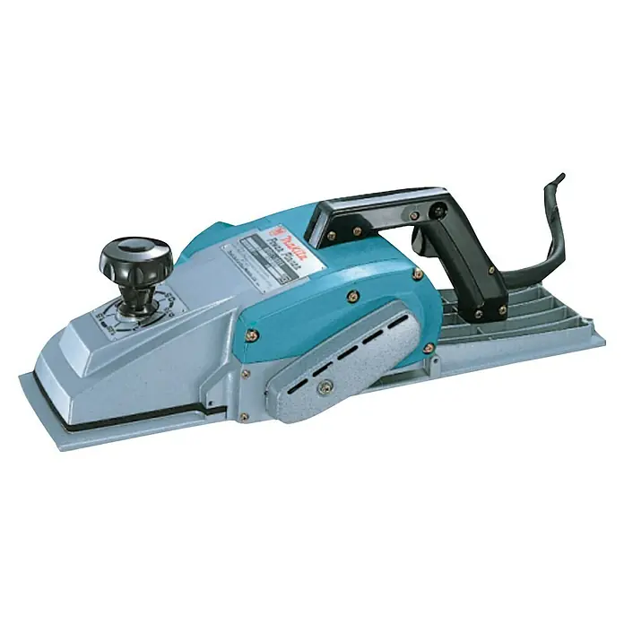 Makita Elektrohobel 1806B - 840 W, Leerlaufdrehzahl: 0 U/min - 16.000 U/min - Makita Hobelmaschine für Holzbearbeitung. Das Werkzeug verfügt über einen ergonomischen Griff und eine einstellbare Schnitttiefe für präzise Arbeiten.