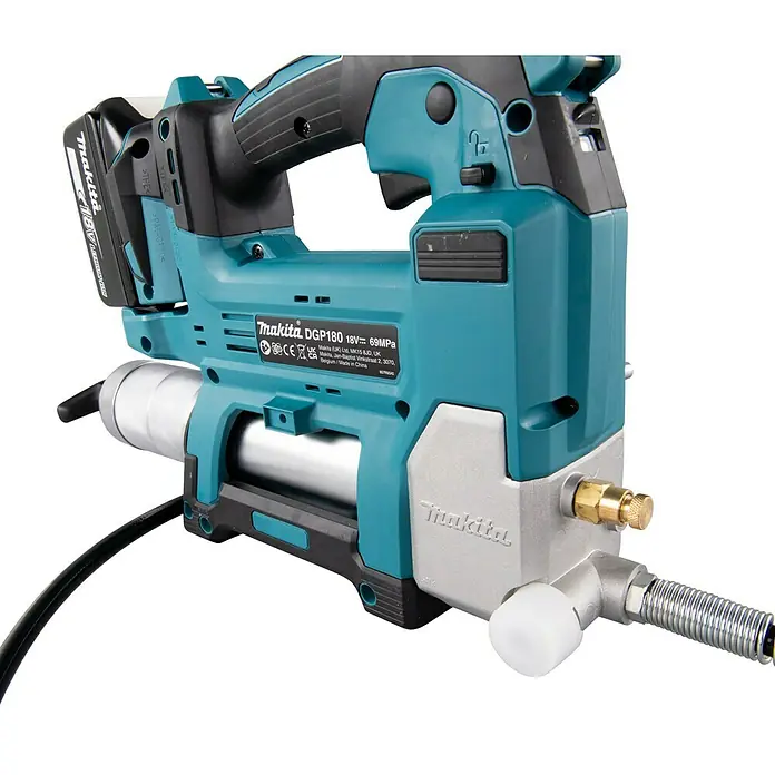 Makita LXT 18V Akku-Fettpresse DGP180Z - 18 V, Ohne Akku - Nahaufnahme einer Makita DGP180 18V Fettpresse, einem Werkzeug für effizientes Schmieren.