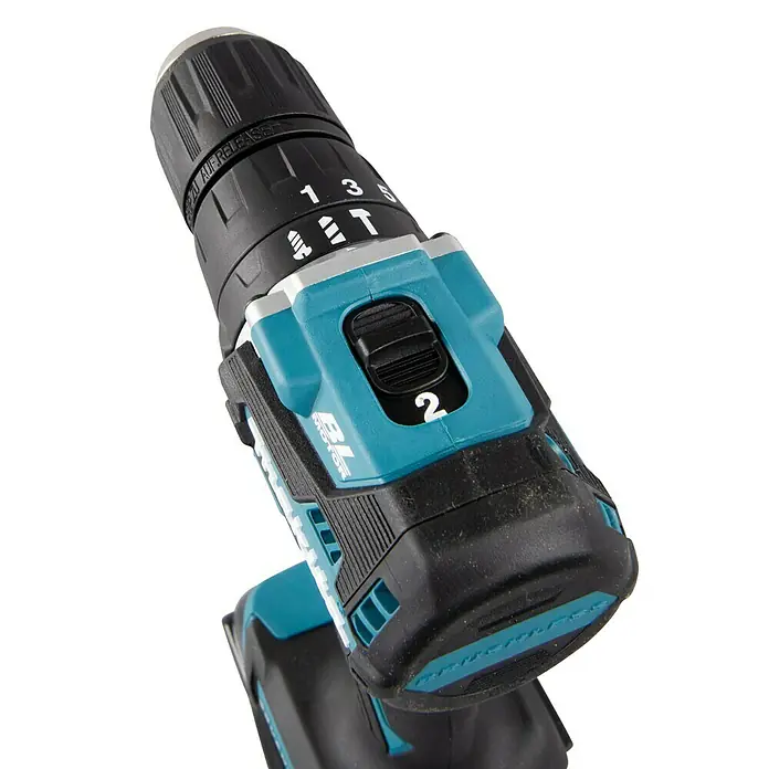 Makita LXT 18V Akku-Schlagbohrschrauber DHP487Z - 18 V, Ohne Akku, 40 Nm - Nahaufnahme eines Makita Akku-Bohrschraubers mit Drehmoment- und Geschwindigkeitseinstellungen.