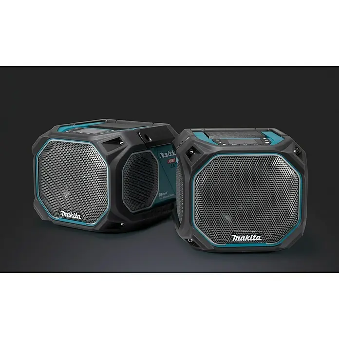 Makita Bluetooth-Lautsprecher MR014GZ - 40 V, Ohne Akku - Zwei robuste Makita XGT-Lautsprecher in Schwarz und Türkis, ideal für Baustellen und den Außenbereich.