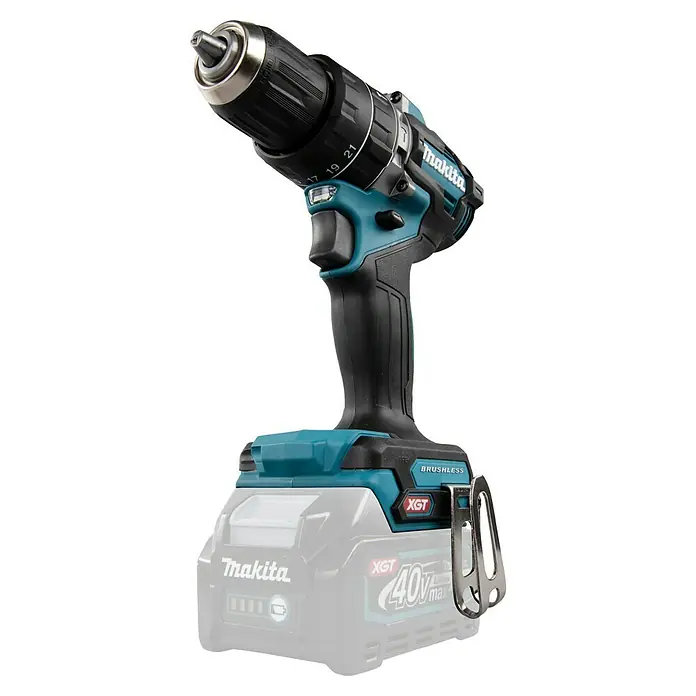 Makita XGT 40V max. Taladro atornillador percutor de batería HP002GZ - 40 V, Sin batería, 64 Nm - Primer plano de un taladro/atornillador inalámbrico Makita con batería XGT de 40 V máx., ideal para aplicaciones exigentes de taladrado y atornillado.
