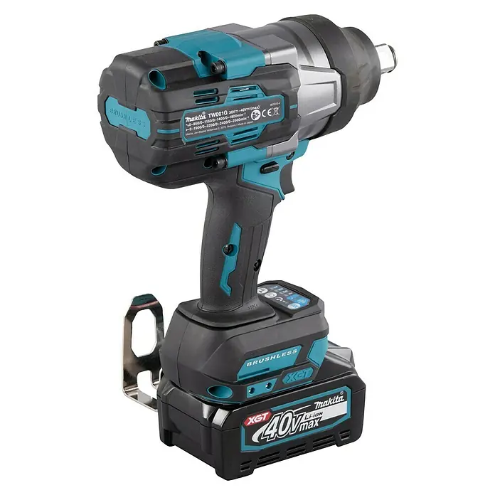 Makita XGT 40V max. Llave de impacto de batería TW001GM201 - 40 V, 2 baterías, 4 Ah, 1.800 Nm - Primer plano de una llave de impacto inalámbrica Makita TW001G, con batería Li-Ion de 40V máx. y motor sin escobillas.
