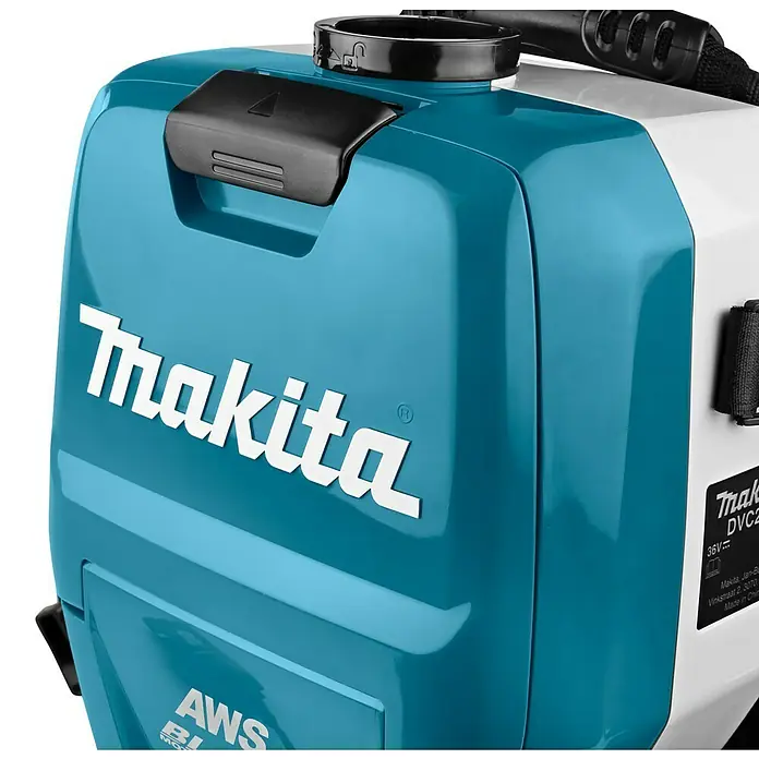 Makita LXT 18V Akku-Rucksackstaubsauger DVC265ZXU - 36 V, Ohne Akku, Behältervolumen: 2 l - Nahaufnahme des Makita DVC265 Akku-Rucksacksaugers in Türkis und Weiß mit Markendetails. Ideal für Baustellen und Werkstätten.