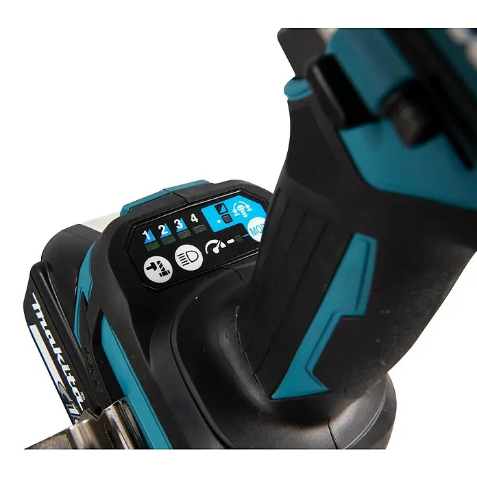 Makita LXT 18V Akku-Schlagschrauber DTW700Z - 18 V, Ohne Akku, 700 Nm, Max. Schlagzahl: 2.700 /min - Nahaufnahme einer Makita Schlagschraubers mit digitaler Anzeige für Drehmoment- und Moduseinstellungen.