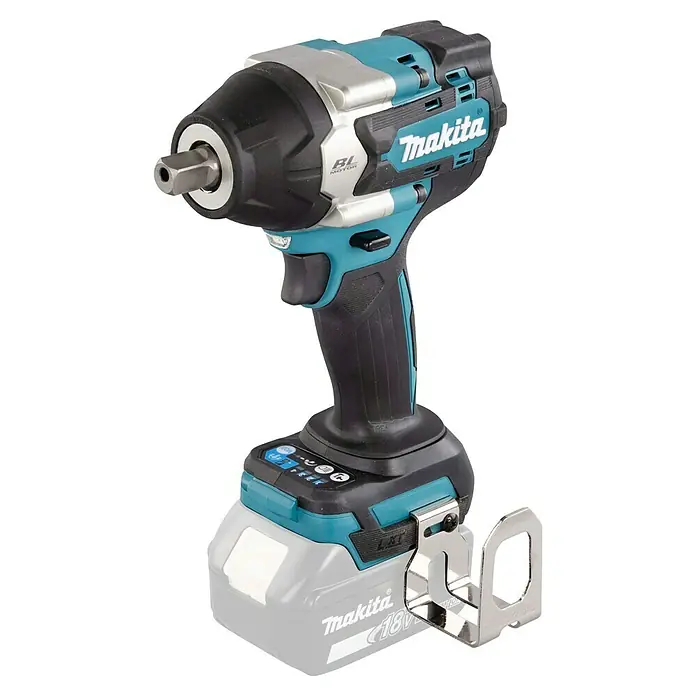Makita LXT 18V Llave de impacto de batería DTW701 - 18 V, Sin batería, 700 Nm - Llave de impacto inalámbrica Makita con un diseño robusto y alta potencia para tareas de atornillado exigentes.